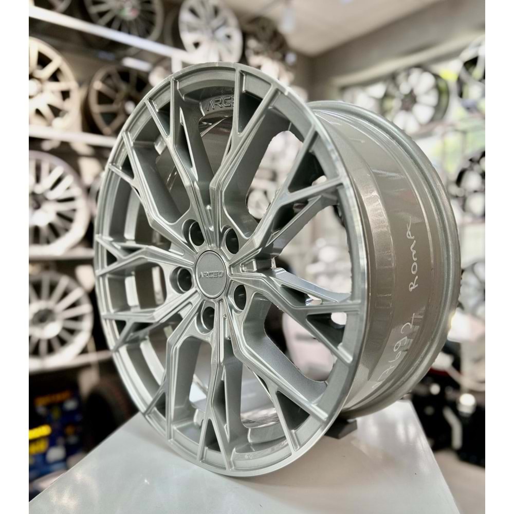 ARC 17 JANT 7.5 İNÇ ET35 5*114.3 73.1 SİLVER DİAMOND ROMA JANT MODELİ