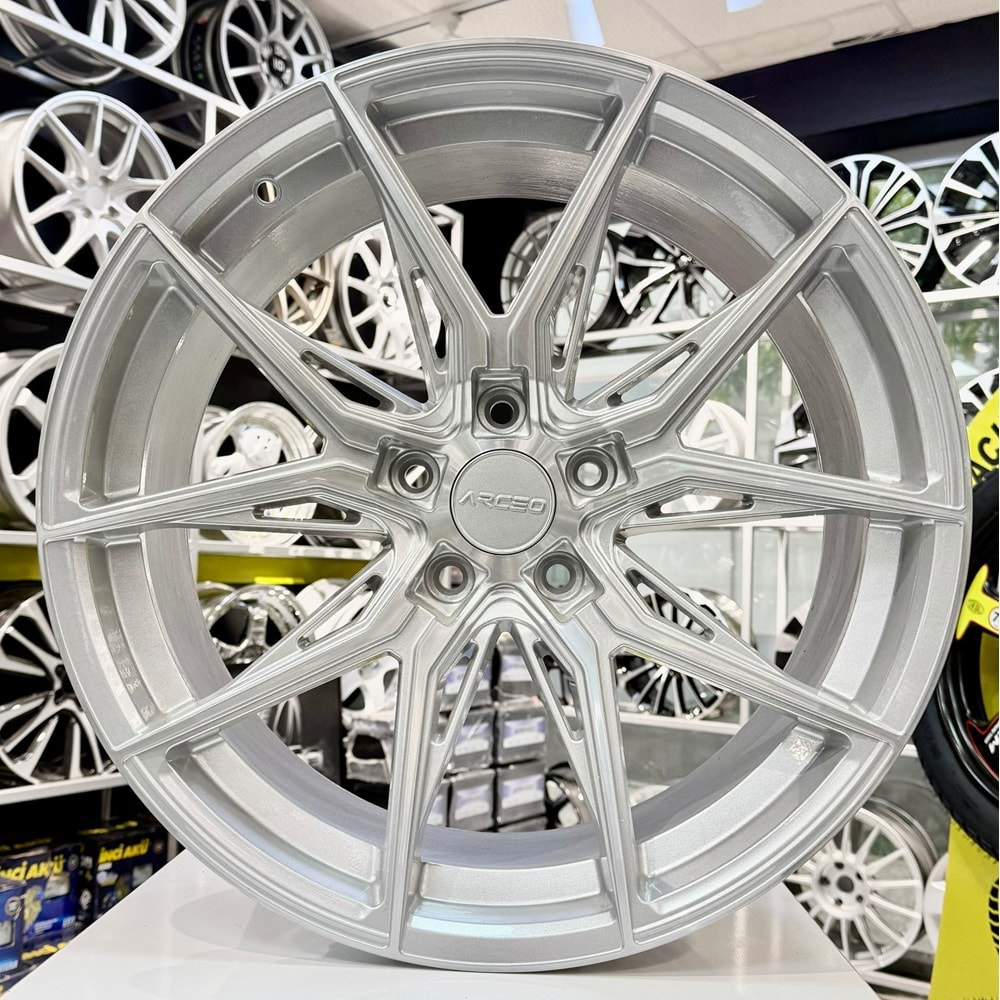 ARC 19 JANT 8.5 İNÇ ET35 5*114.3 73.1 SILVER DİAMOND MARSIEILLE JANT MODELİ