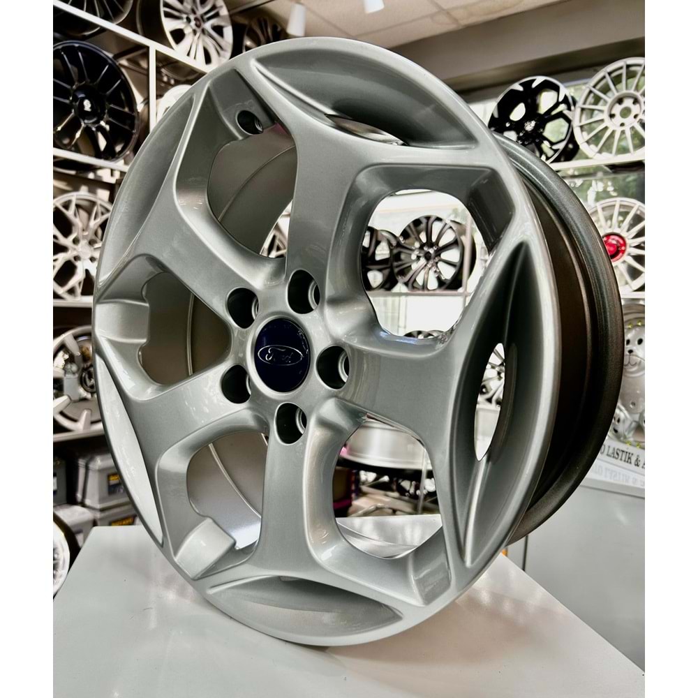 R1 16 JANT 6.5 İNÇ ET35 5*108 FORD FOCUS SILVER JANT MODELİ