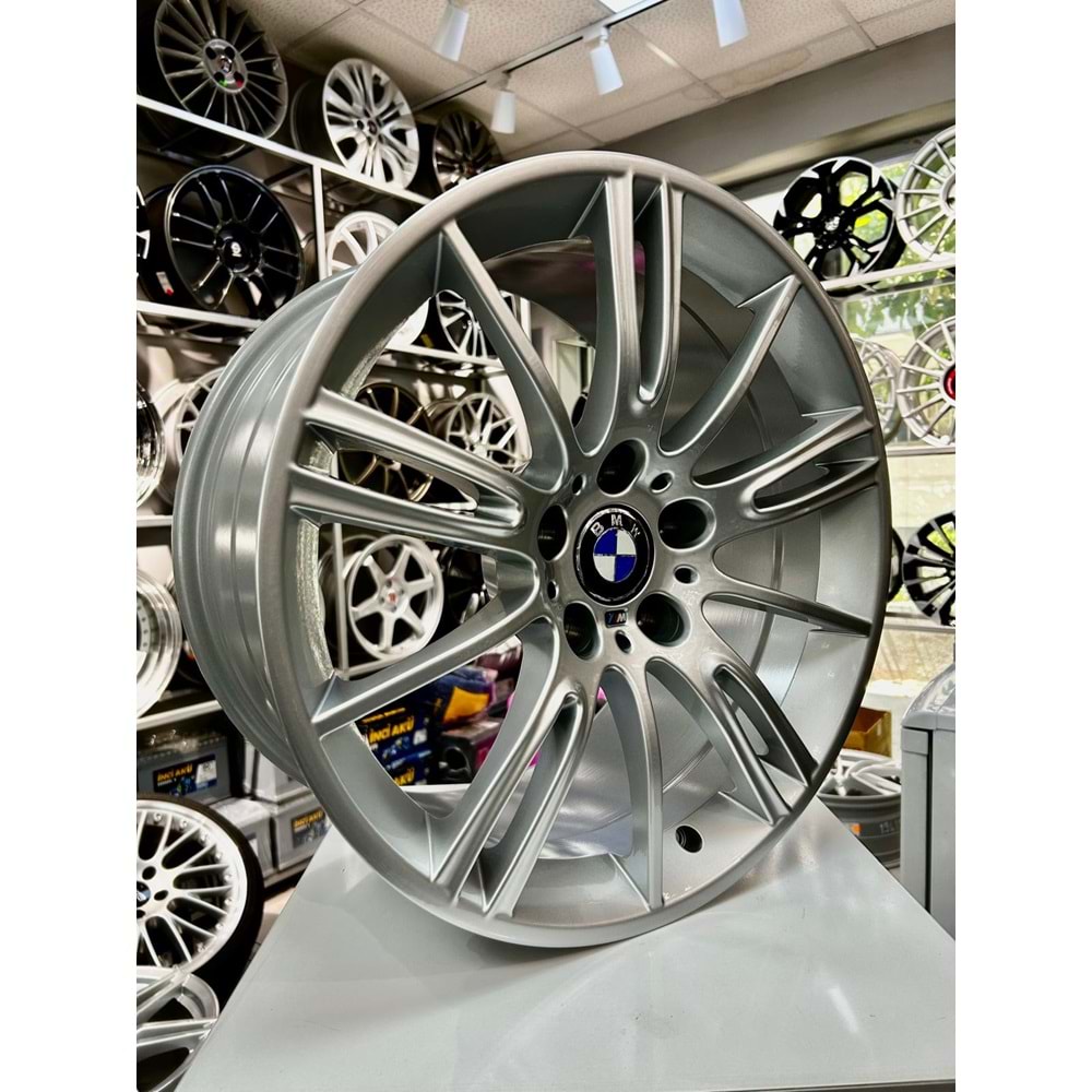 R1 18 JANT 9 İNÇ ET32 5*120 72.6 BMW E90 SILVER JANT MODELİ