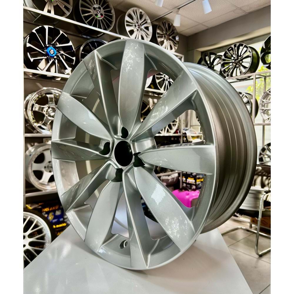 R1A 17 JANT 7.5 İNÇ ET35 4*100 67.1 SILVER LUGANO JANT MODELİ