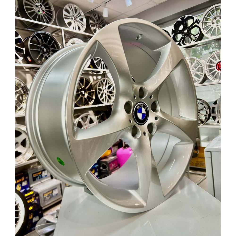 KM 19 JANT 9 İNÇ ET34 5*120 72.6 BMW 3.35 E90 SILVER JANT MODELİ
