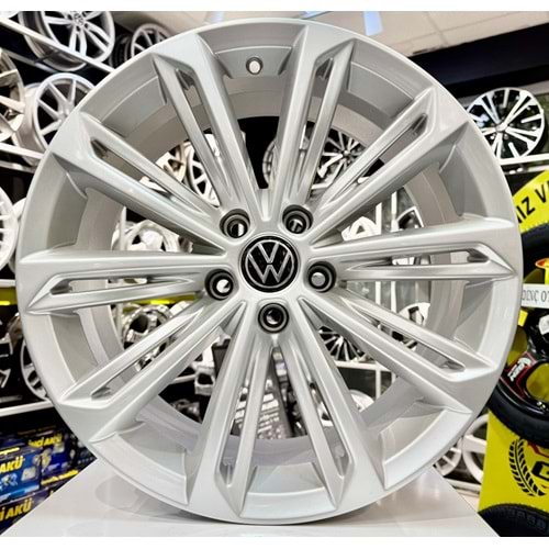 R1 18 JANT 8 İNÇ ET40 5*112 57.1 SILVER VOLKSWAGEN VERONA JANT MODELİ
