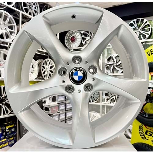 KM 19 JANT 9 İNÇ ET34 5*120 72.6 BMW 3.35 E90 SILVER JANT MODELİ