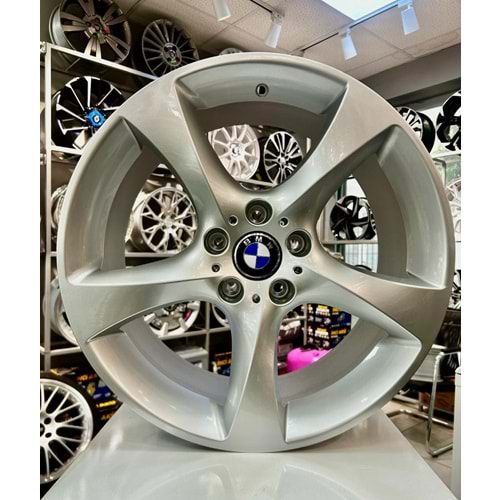 KM 19 JANT 9 İNÇ ET34 5*120 72.6 BMW 3.35 E90 SILVER JANT MODELİ