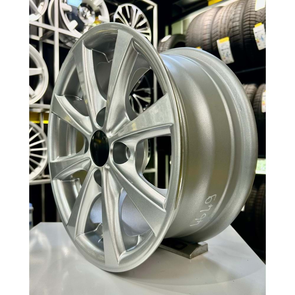 KM 14 JANT 5.5 İNÇ ET28 4*100 67.2 SILVER JANT MODELİ
