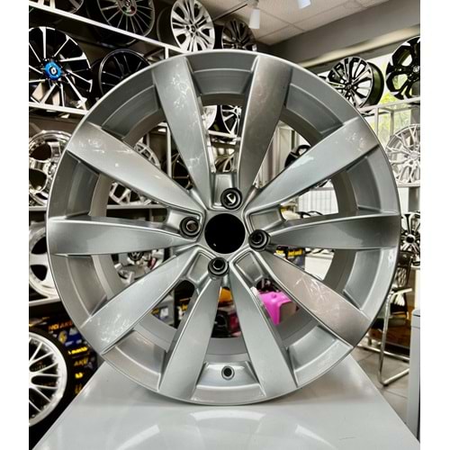 R1A 17 JANT 7.5 İNÇ ET35 4*100 67.1 SILVER LUGANO JANT MODELİ