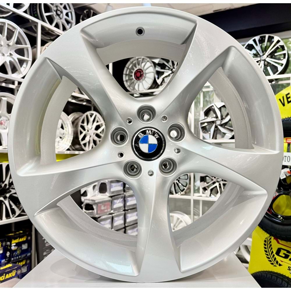 KM 19 JANT 9 İNÇ ET34 5*120 72.6 BMW 3.35 E90 SILVER JANT MODELİ